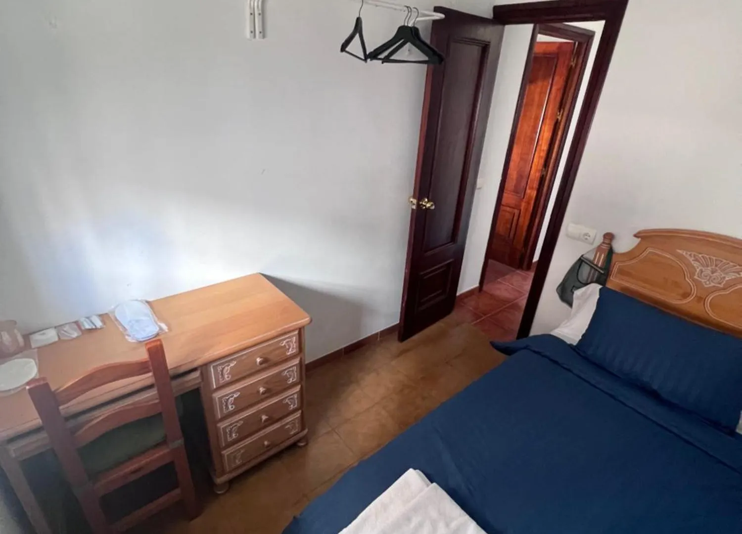 Single Room In Shared Apartment Marbella Homestay