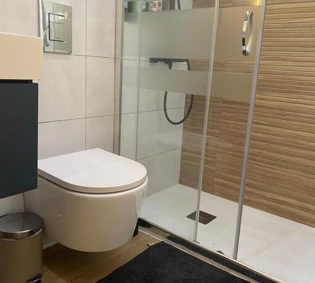 Homestay Single Room In Shared Apartment Marbella