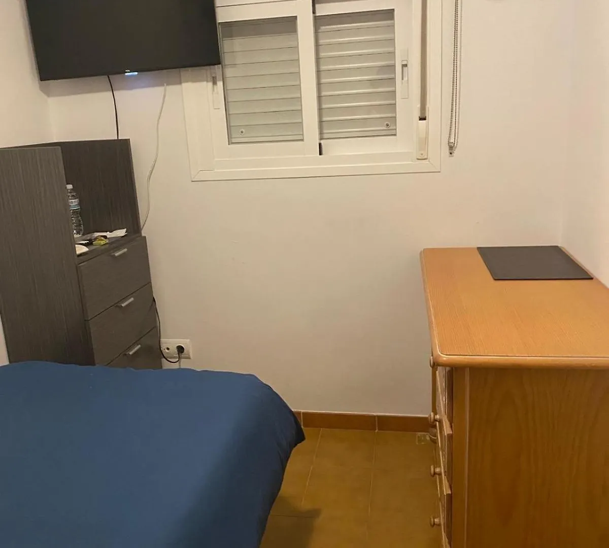 Single Room In Shared Apartment Marbella Homestay